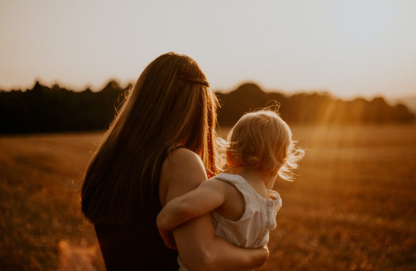 Mamele au un dar minune: de a uita și a ierta, de a trăi prezentul copiilor lor